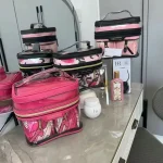 pochettes de maquillage colorées EVEILLER