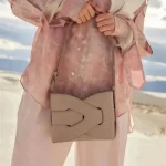 pochette chic en cuir pour femme