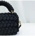 pochette vintage en crochet couleur simple