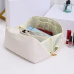 pochette de maquillage tendance pinky