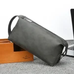 pochette homme en cuir noir