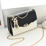 pochette femme vedai ornée de paillettes