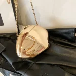 sac doré pour femme en métal