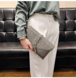 pochette en cuir souple GAYEIG