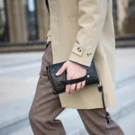accessoire homme en cuir crocodile