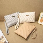 pochette cuir pour sortie MOLLYN