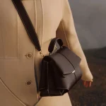 pochette cuir élégante femme