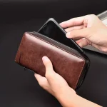 pochette DSQUI pour homme élégante