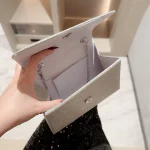 pochette femme pour cérémonie brillante