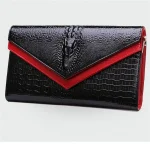 pochette cuir alligator noir rouge pour femme