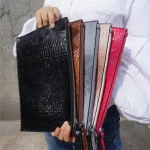 pochette féminine en cuir PENOVA