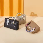 pochette en cuir stylée femme