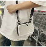 pochette homme chic à rayures diagonales