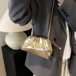 pochette dorée pour soirée