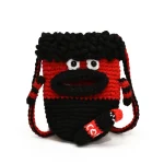pochette téléphone bandoulière kawaii noire et rouge