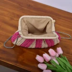 pochette chic en crochet rayée