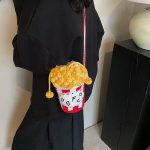 pochette smartphone style popcorn jaune et blanc