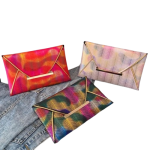 pochette femme en cuir coloré