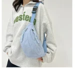 accessoire mode pochette banane en velours