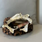 pochette élégante avec motif animal