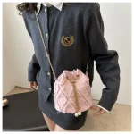 pochette stylée en jean pour femme avec perles