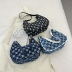 pochette femme à motifs carreaux en jean