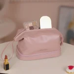 pochette élégante pour maquillage