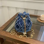 accessoire mode femme en jean avec perles