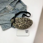 pochette femme en toile léopard