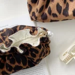 pochette pratique pour maquillage à motifs